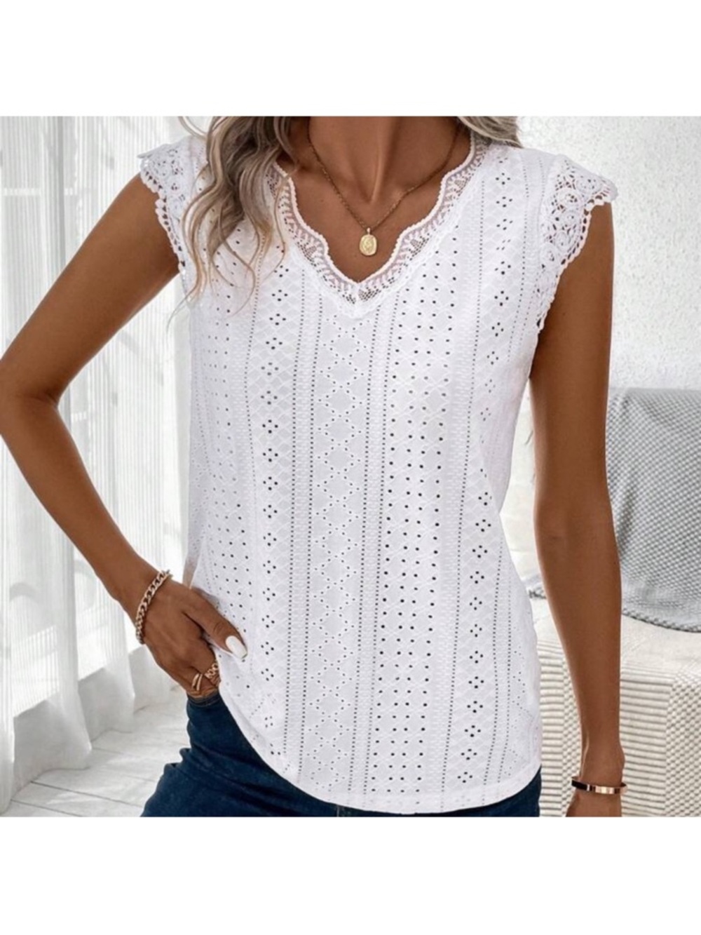 NWT White Eyelet Lace Trim V-Neck Top